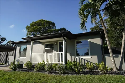 5817 Dartmouth Avenue N St Petersburg FL 33710