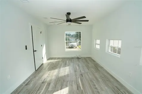 5817 Dartmouth Avenue N St Petersburg FL 33710