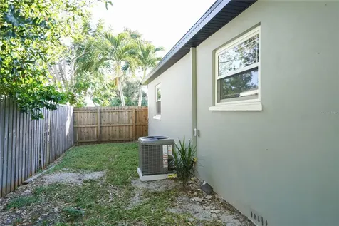 5817 Dartmouth Avenue N St Petersburg FL 33710