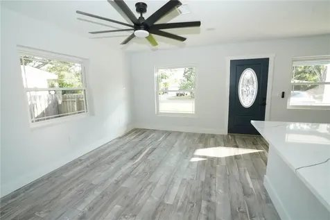 5817 Dartmouth Avenue N St Petersburg FL 33710