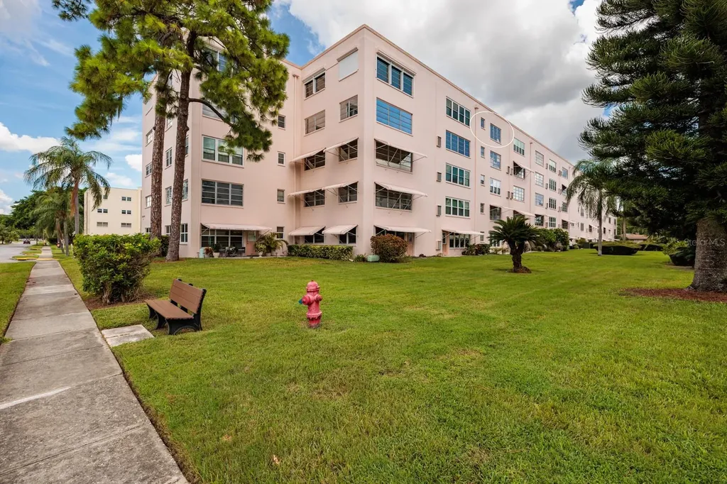 5623 80th Street N St Petersburg FL 33709