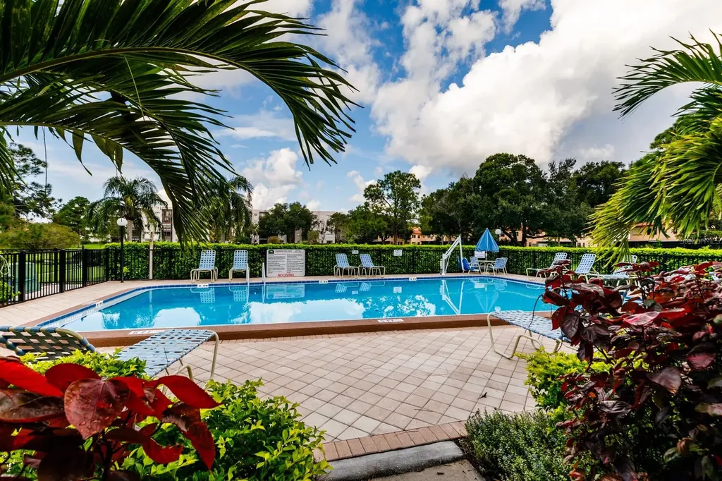 5623 80th Street N St Petersburg FL 33709