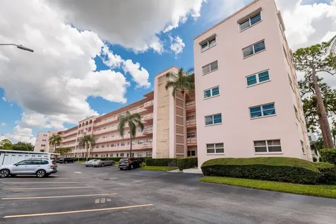 5623 80th Street N St Petersburg FL 33709