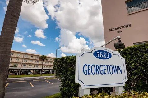 5623 80th Street N St Petersburg FL 33709