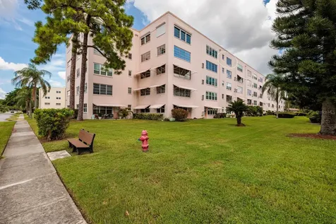 5623 80th Street N St Petersburg FL 33709