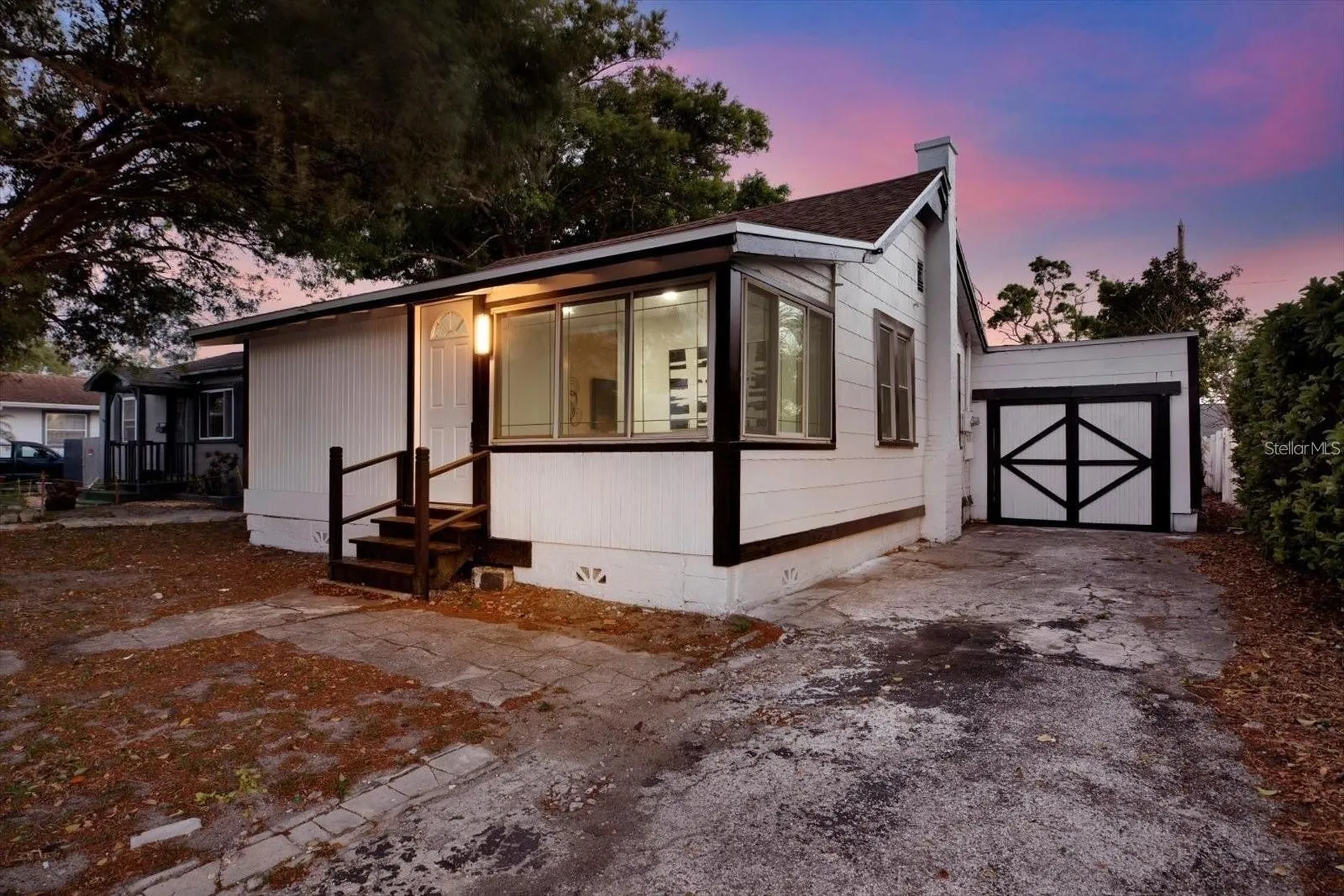 4082 38th Avenue N St Petersburg FL 33713