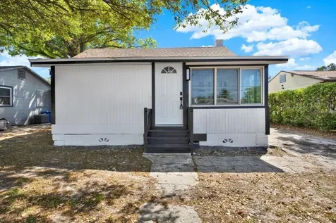 4082 38th Avenue N St Petersburg FL 33713