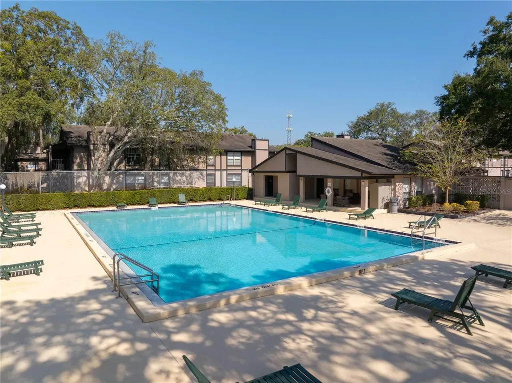 4003 Nestle Oaks Place Tampa FL 33613