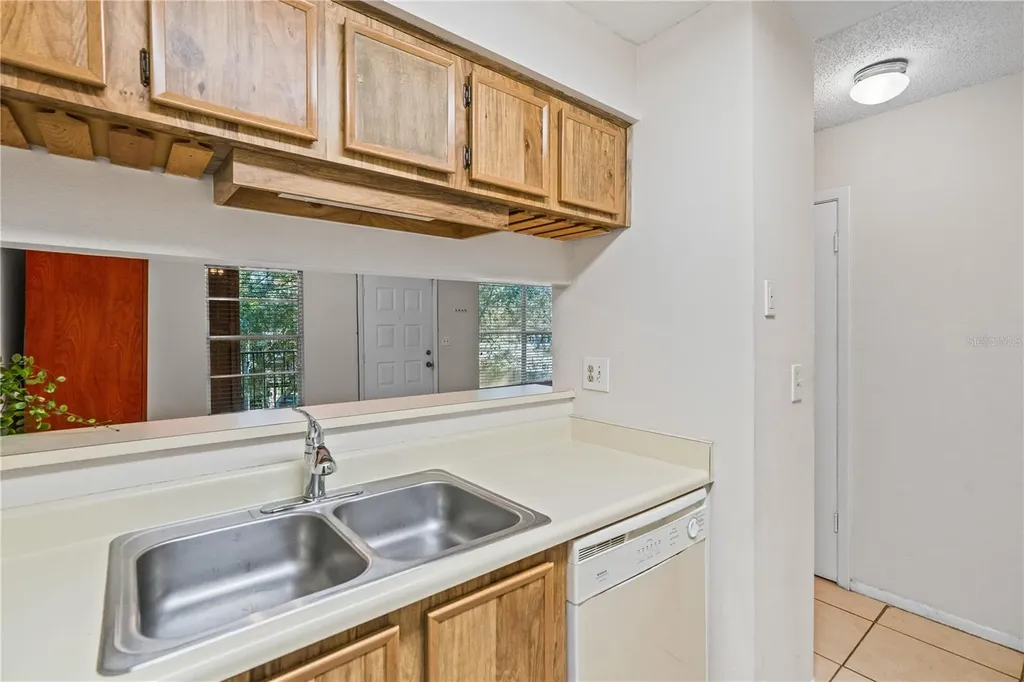 4003 Nestle Oaks Place Tampa FL 33613