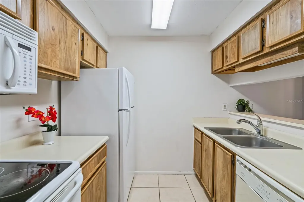 4003 Nestle Oaks Place Tampa FL 33613