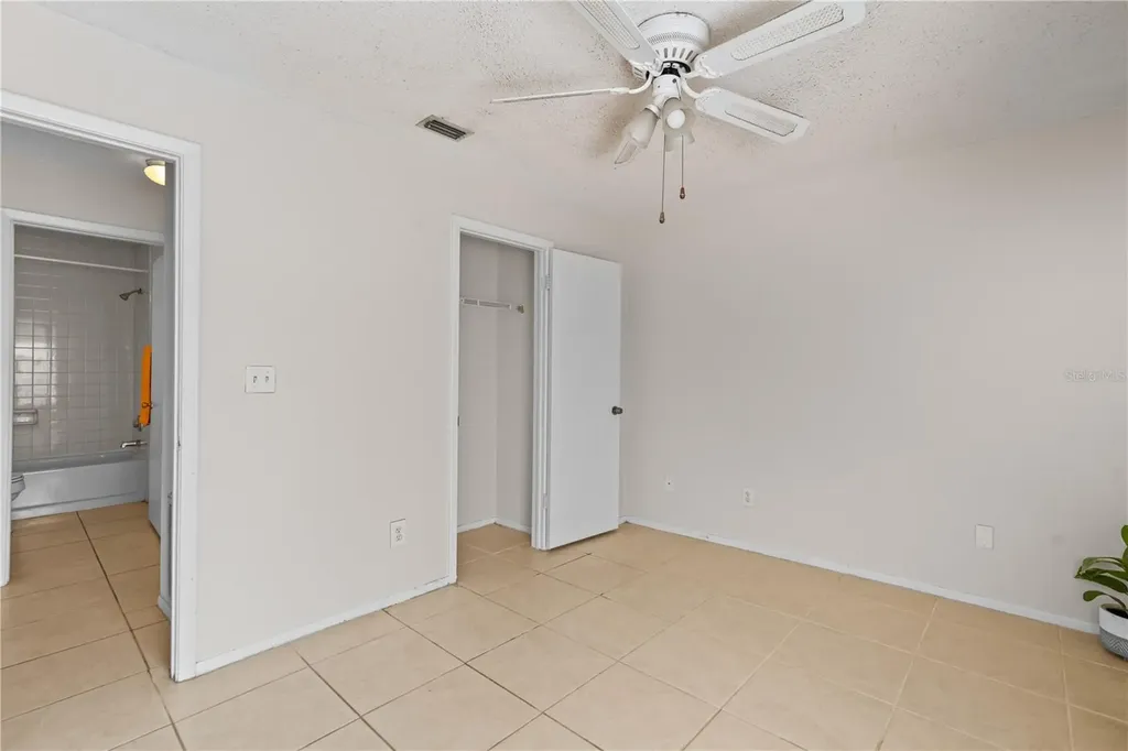 4003 Nestle Oaks Place Tampa FL 33613