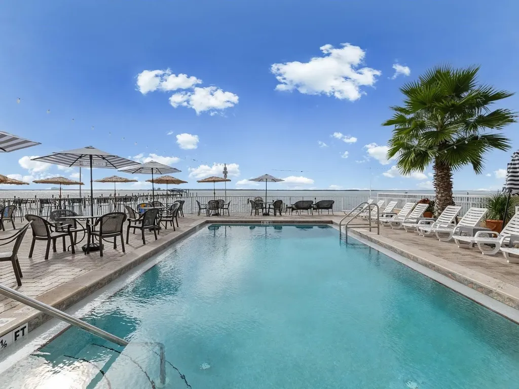 1420 Bayshore Boulevard Dunedin FL 34698