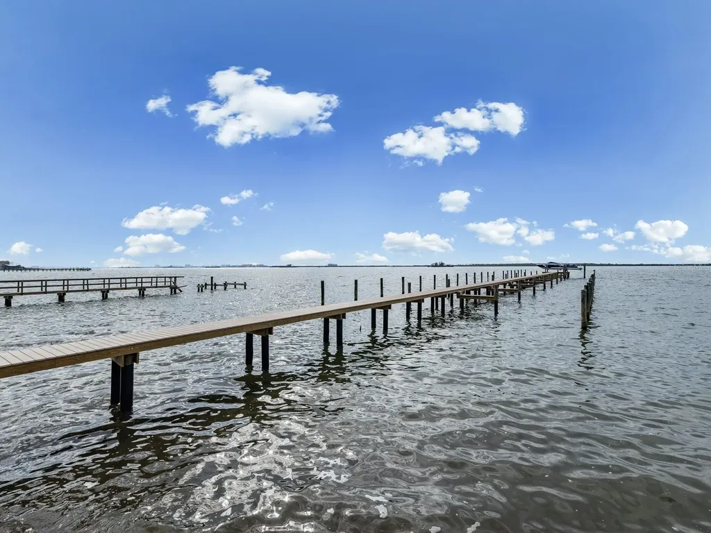 1420 Bayshore Boulevard Dunedin FL 34698