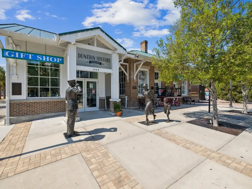 1420 Bayshore Boulevard Dunedin FL 34698