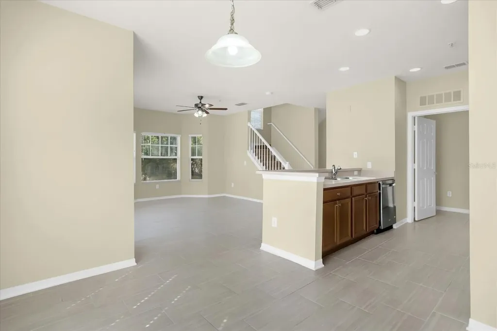 2532 Grand Central Parkway Orlando FL 32839