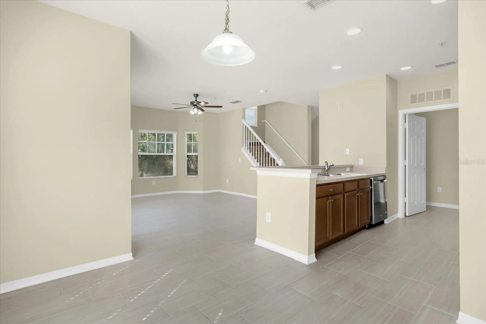2532 Grand Central Parkway Orlando FL 32839