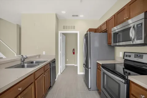 2532 Grand Central Parkway Orlando FL 32839