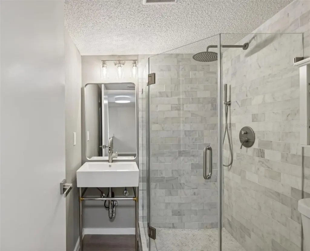 1524 Lakeview Road Clearwater FL 33756