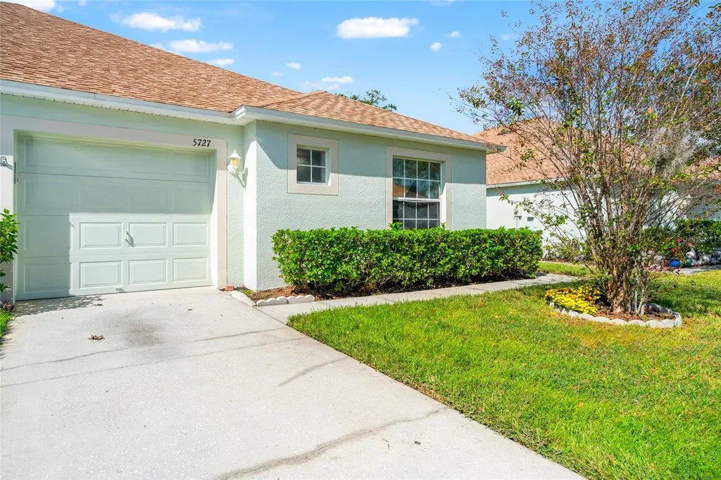 5727 Autumn Shire Drive Zephyrhills FL 33541
