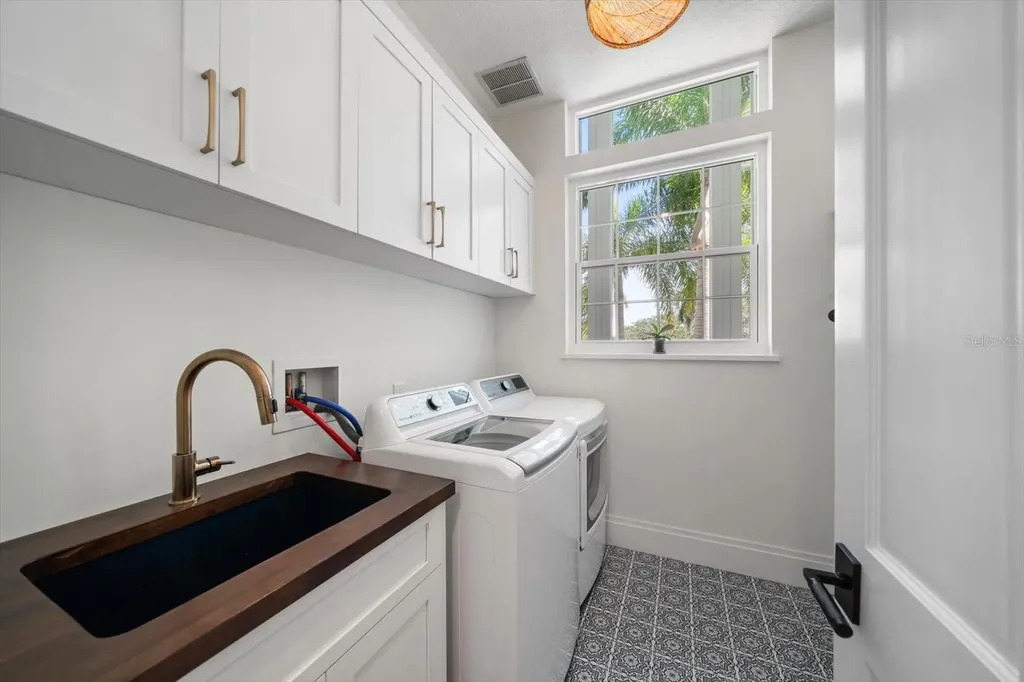 418 St Andrews Drive Belleair FL 33756