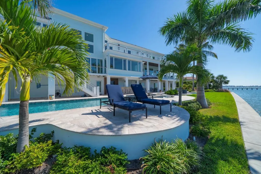 418 St Andrews Drive Belleair FL 33756