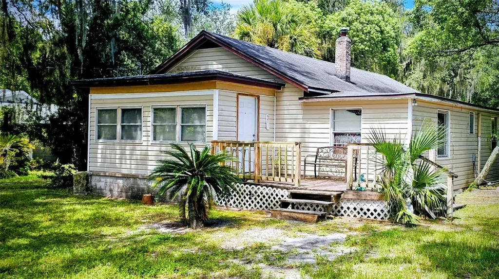 372 W Collins Street Umatilla FL 32784
