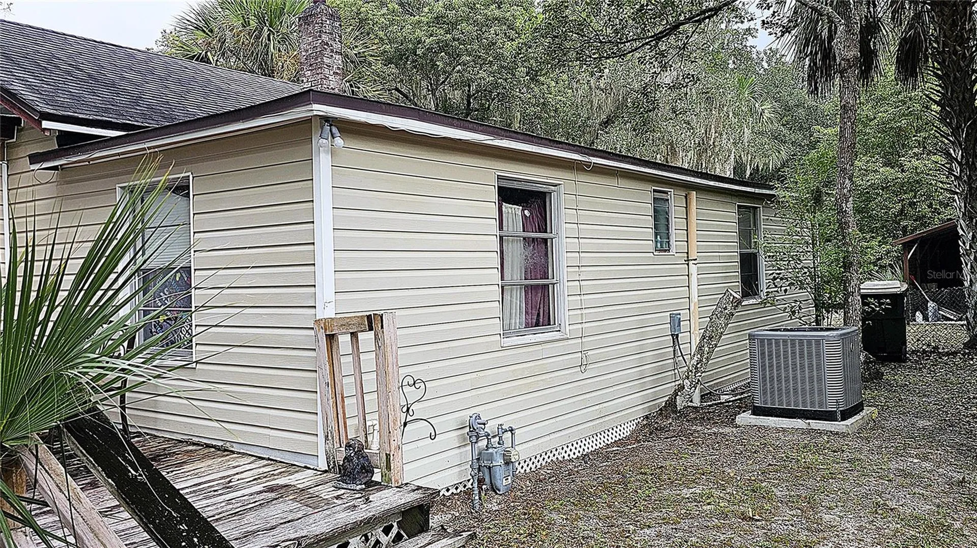 372 W Collins Street Umatilla FL 32784