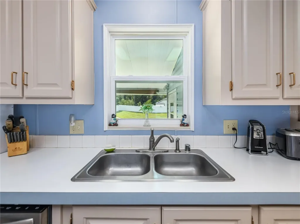 4050 Carefree Way Zephyrhills FL 33541