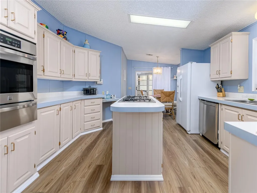 4050 Carefree Way Zephyrhills FL 33541