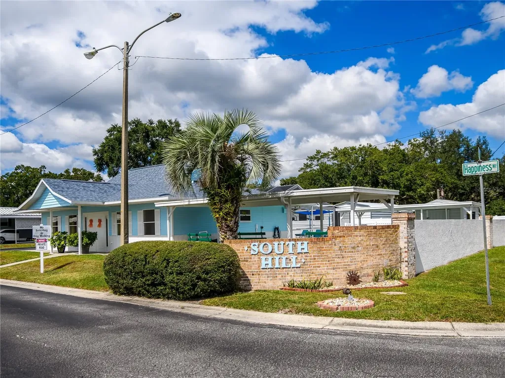 4050 Carefree Way Zephyrhills FL 33541