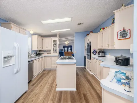 4050 Carefree Way Zephyrhills FL 33541