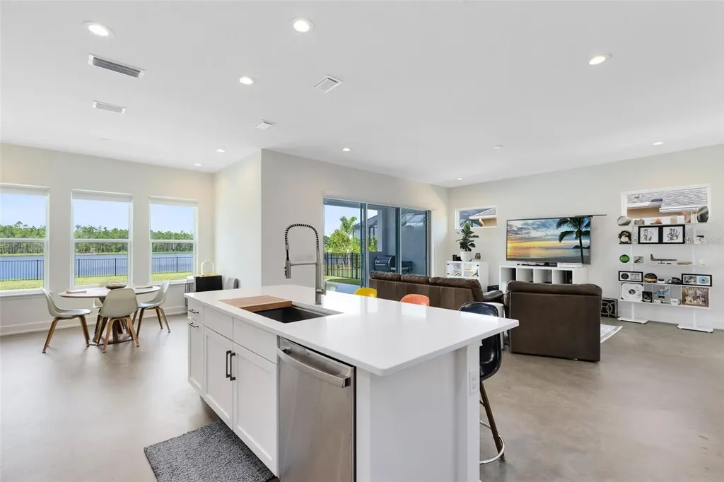 513 Mosaic Boulevard Daytona Beach FL 32124