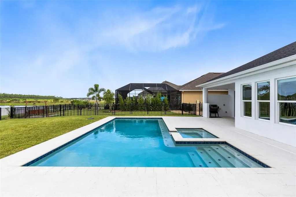 513 Mosaic Boulevard Daytona Beach FL 32124