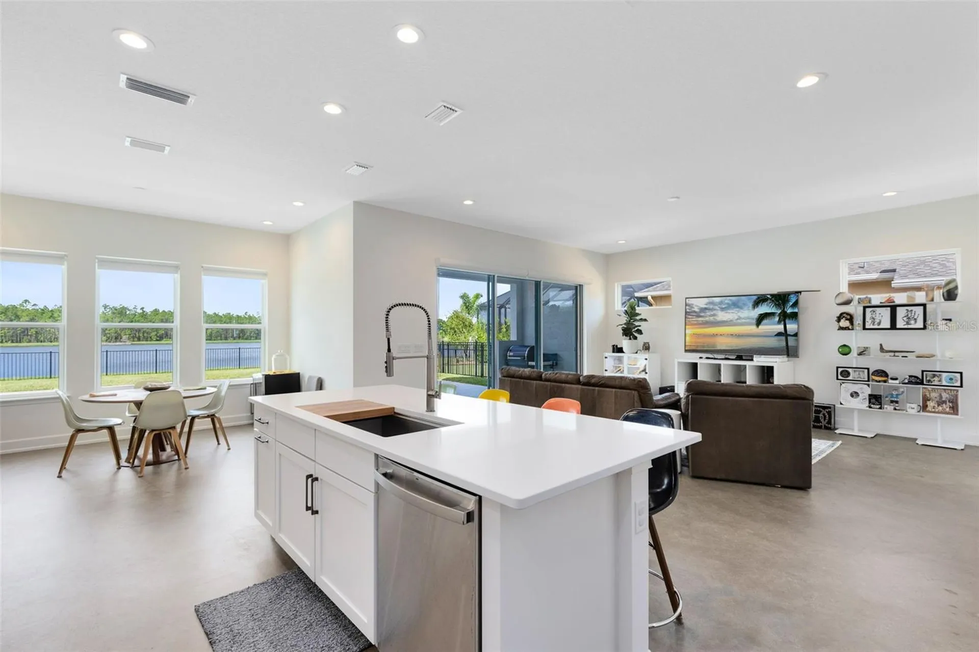 513 Mosaic Boulevard Daytona Beach FL 32124