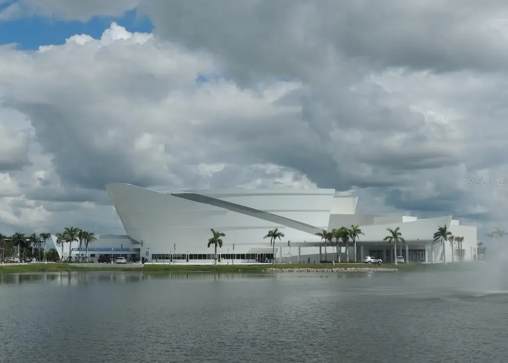 5667 Sheffield Greene Circle Sarasota FL 34235