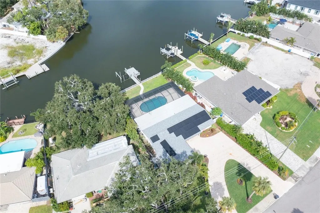 5119 Venetian Boulevard NE St Petersburg FL 33703