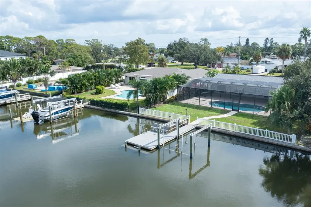 5119 Venetian Boulevard NE St Petersburg FL 33703