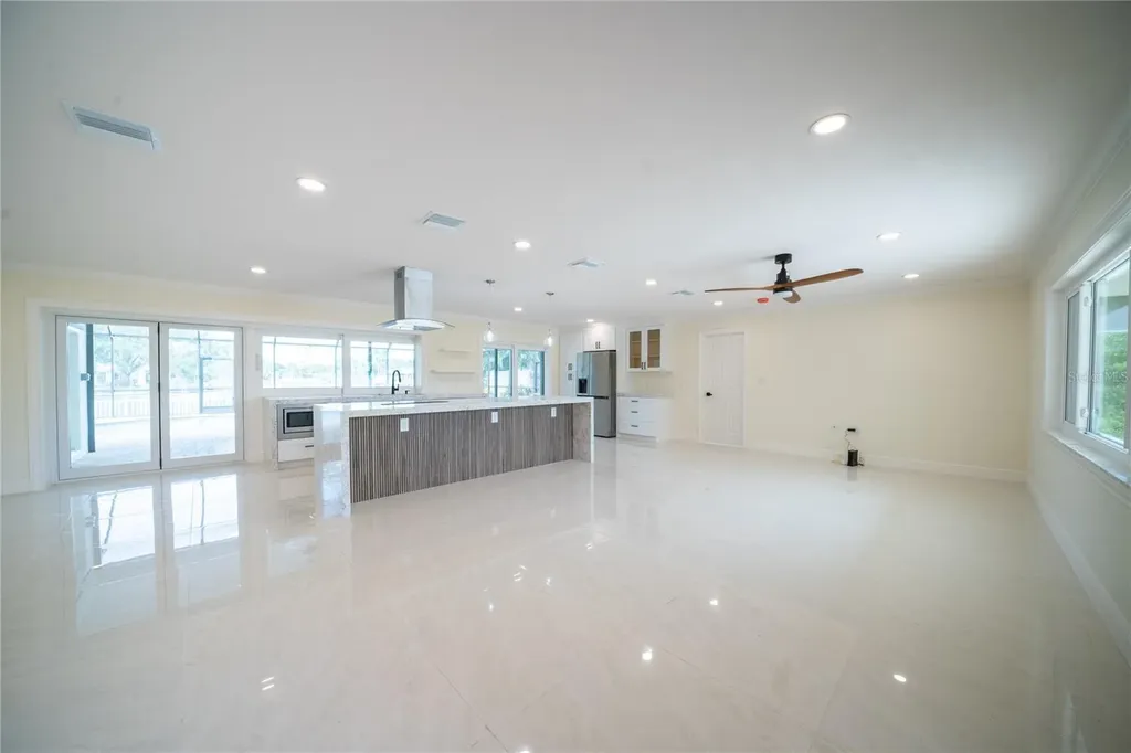 5119 Venetian Boulevard NE St Petersburg FL 33703