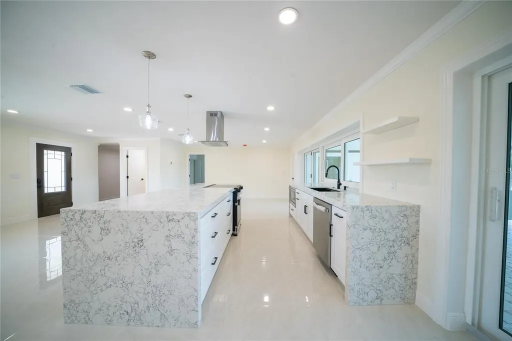 5119 Venetian Boulevard NE St Petersburg FL 33703