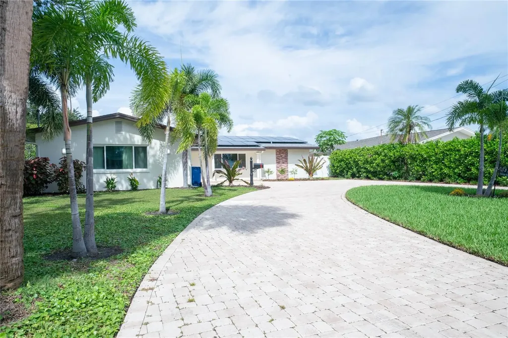 5119 Venetian Boulevard NE St Petersburg FL 33703
