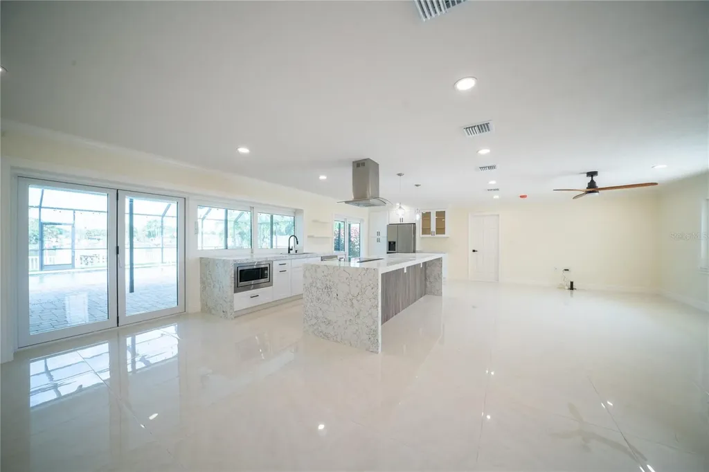 5119 Venetian Boulevard NE St Petersburg FL 33703