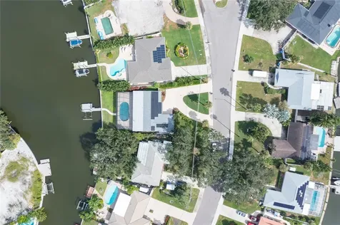 5119 Venetian Boulevard NE St Petersburg FL 33703