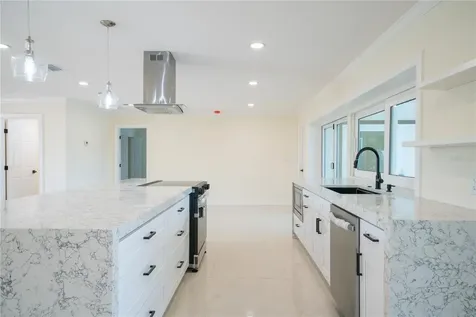 5119 Venetian Boulevard NE St Petersburg FL 33703
