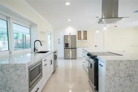 5119 Venetian Boulevard NE St Petersburg FL 33703