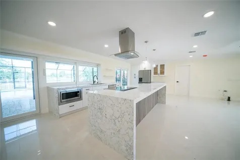 5119 Venetian Boulevard NE St Petersburg FL 33703