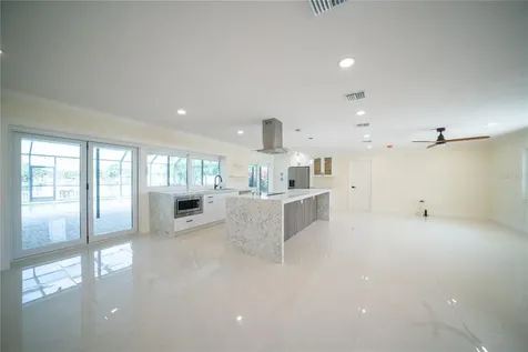5119 Venetian Boulevard NE St Petersburg FL 33703