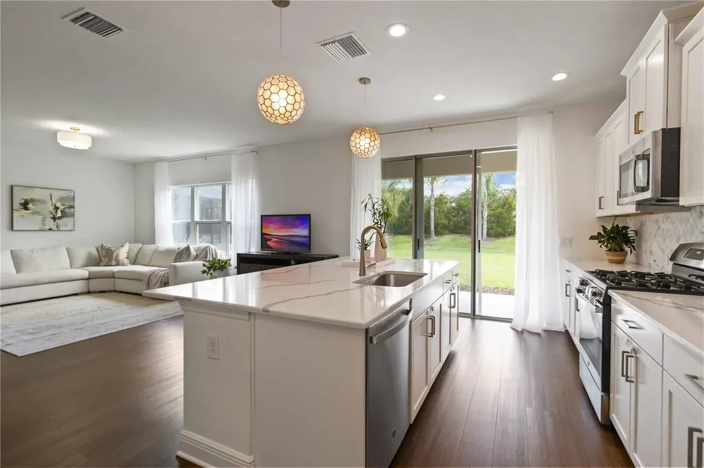 10109 Canaveral Circle Sarasota FL 34241
