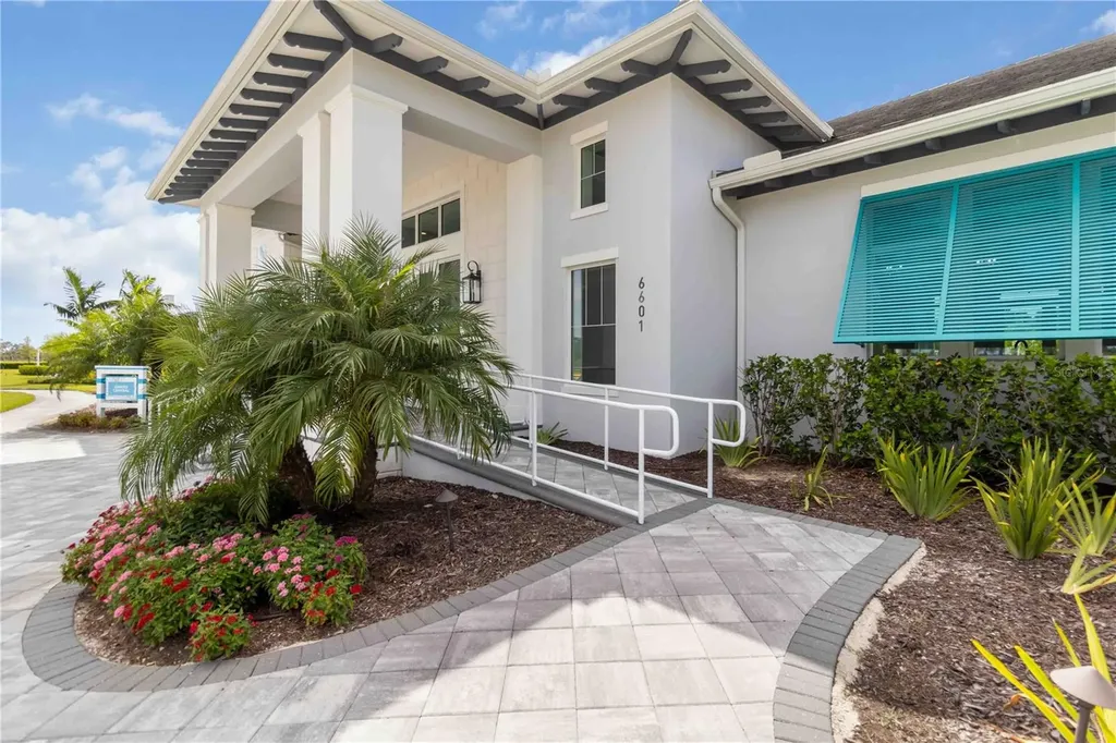 10109 Canaveral Circle Sarasota FL 34241