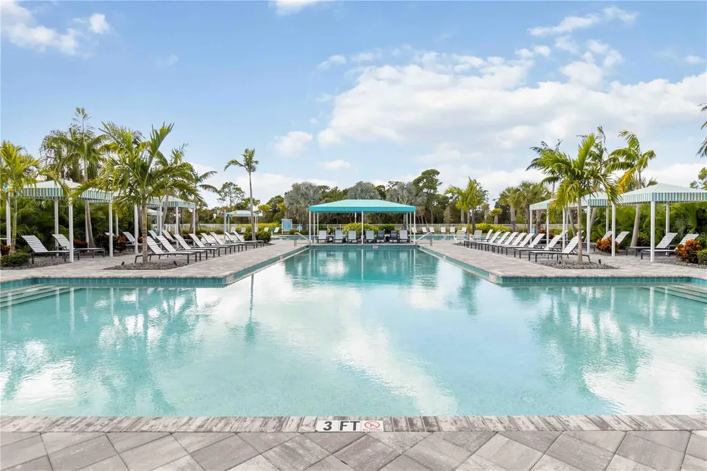 10109 Canaveral Circle Sarasota FL 34241