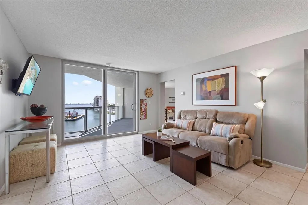 1111 N Gulfstream Avenue Sarasota FL 34236